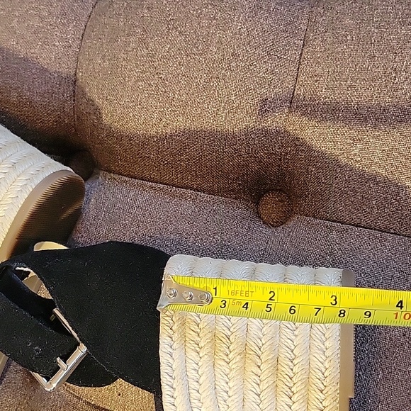 Marc Fisher Suede Platform Sandals - Picture 4 of 7